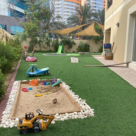 דובאי Spacious 4-Bedroom Villa, Children Friendly מראה חיצוני תמונה