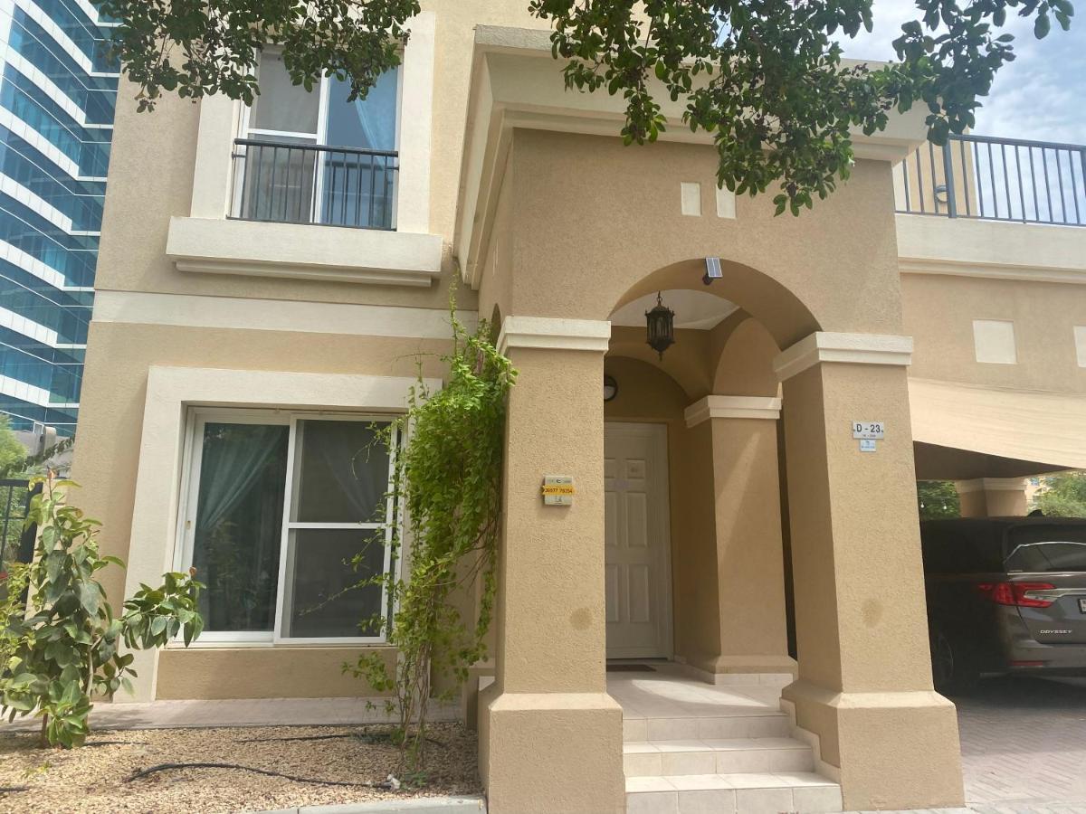 דובאי Spacious 4-Bedroom Villa, Children Friendly מראה חיצוני תמונה