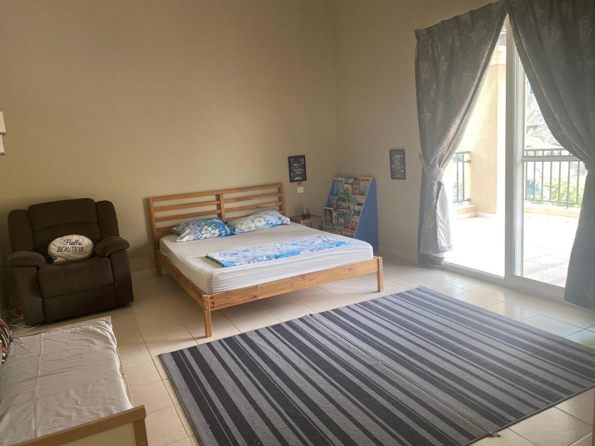 דובאי Spacious 4-Bedroom Villa, Children Friendly מראה חיצוני תמונה