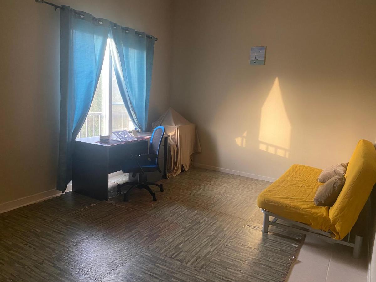 דובאי Spacious 4-Bedroom Villa, Children Friendly מראה חיצוני תמונה