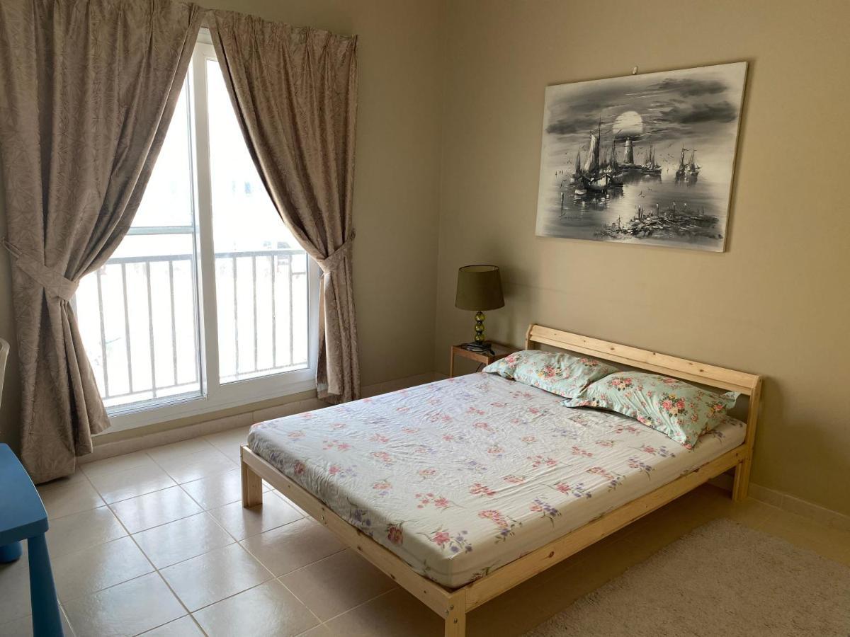 דובאי Spacious 4-Bedroom Villa, Children Friendly מראה חיצוני תמונה