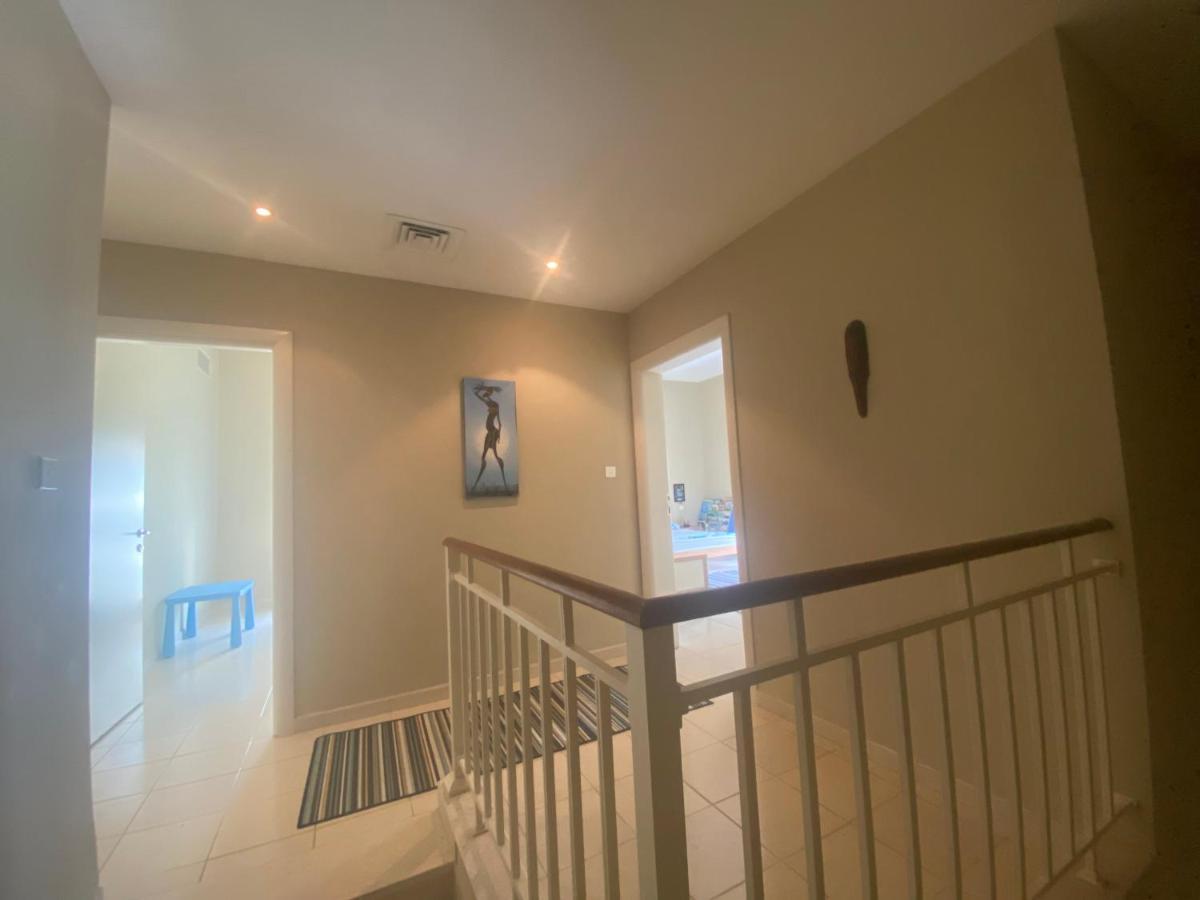 דובאי Spacious 4-Bedroom Villa, Children Friendly מראה חיצוני תמונה